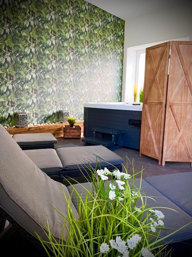 Le Manoir Des Haies Spa Les Champs-Géraux Kültér fotó