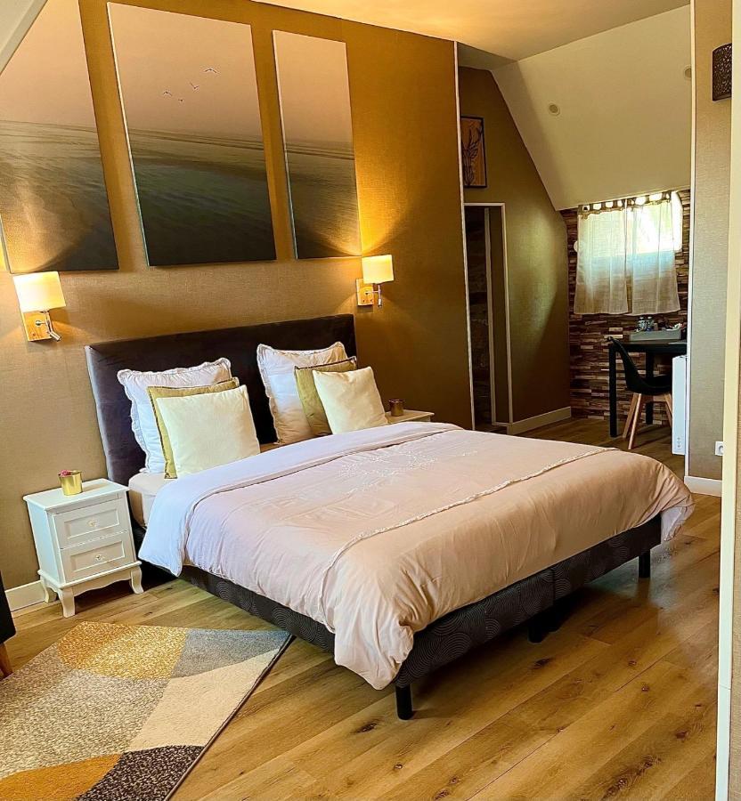 Le Manoir Des Haies Spa Les Champs-Géraux Kültér fotó