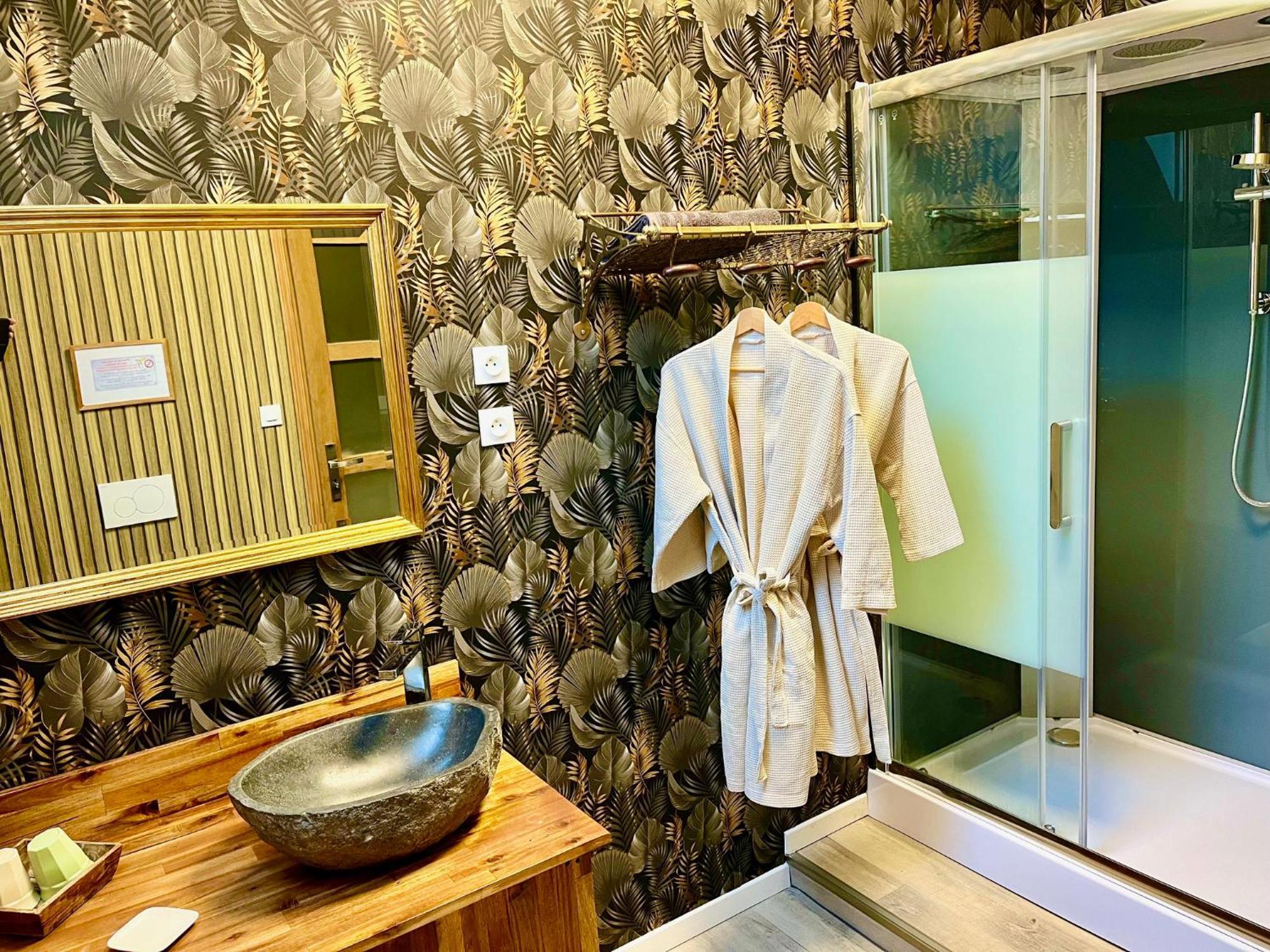Le Manoir Des Haies Spa Les Champs-Géraux Kültér fotó